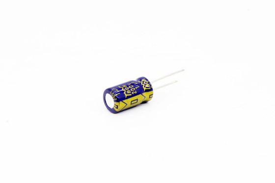 1UF200V低いESRのアルミニウム電気分解コンデンサー6.3x11mm 8000時間