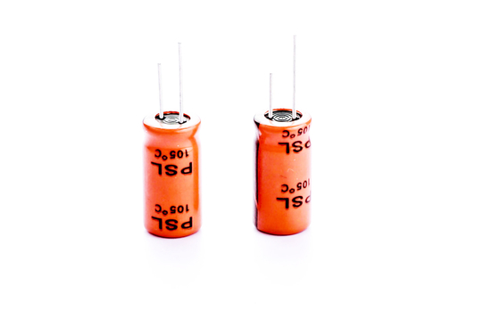 高いさざ波の現在の電気分解コンデンサー15uf 250vのスナップ