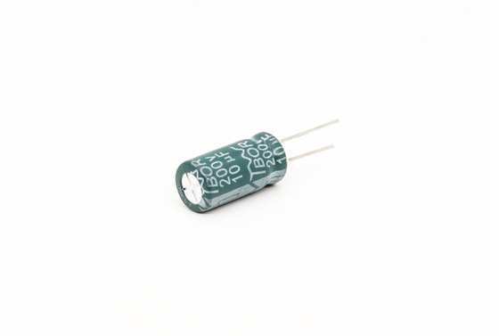 電子バラストのためのアルミニウム10UF200V 8x16mmの放射状のものの電気分解コンデンサー