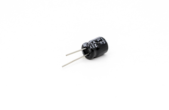 47uf35vアルミニウム電気分解コンデンサー6.3x7