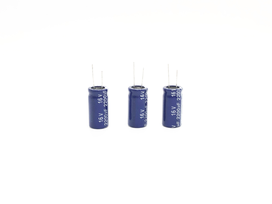 高周波低いESRのアルミニウム電気分解コンデンサー2200UF16V 13X25mm