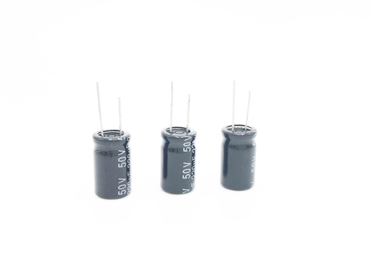 SMR 220UF 50Vの放射状アルミニウム電気分解コンデンサー10X17MM