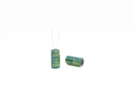 高周波低いESRの電気分解コンデンサー47UF200V 13x25MM