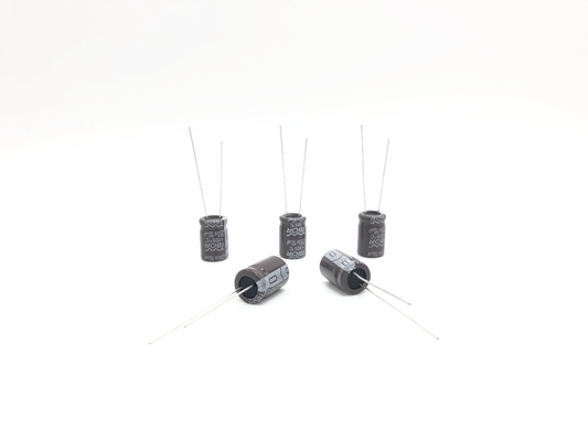 電子バラスト放射状の電気分解コンデンサー10UF250V 10X16MM