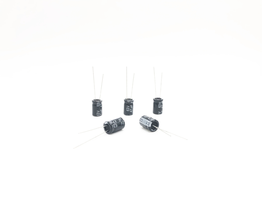 ISO14001ミニチュア コンデンサー47UF 63V 8X12MMのAlの電気分解コンデンサー