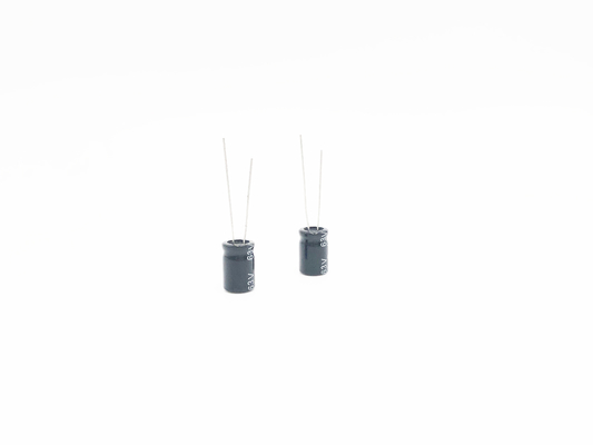 ISO14001ミニチュア コンデンサー47UF 63V 8X12MMのAlの電気分解コンデンサー