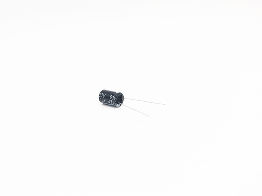 ISO14001ミニチュア コンデンサー47UF 63V 8X12MMのAlの電気分解コンデンサー