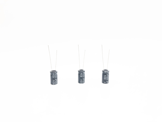 アルミニウム電気分解コンデンサー100UF63V 8X14mm