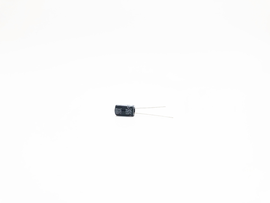 アルミニウム電気分解コンデンサー100UF63V 8X14mm