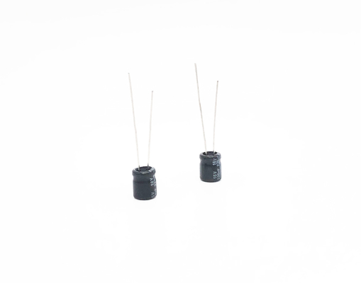 放射状の鉛のミニチュア コンデンサー220UF16V 6.3X11mm