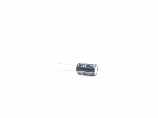 220UF50V 10X17mmのミニチュア コンデンサーの放射状のタイプ