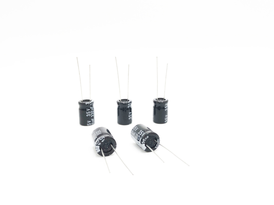 TW BORのミニチュア コンデンサー330UF35V 10X15mmの放射状の電気分解コンデンサー
