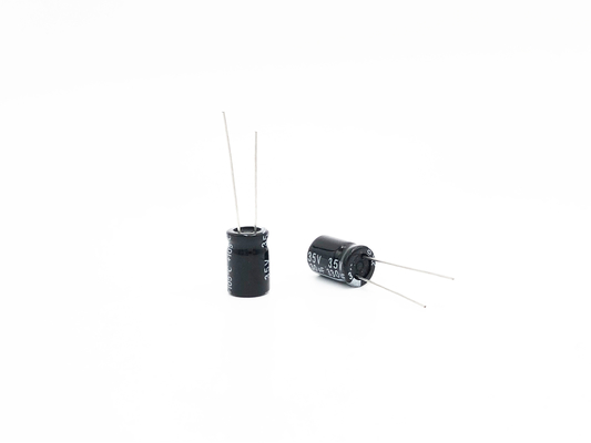 TW BORのミニチュア コンデンサー330UF35V 10X15mmの放射状の電気分解コンデンサー