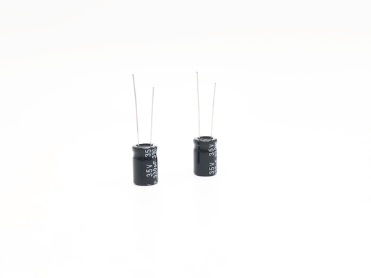 TW BORのミニチュア コンデンサー330UF35V 10X15mmの放射状の電気分解コンデンサー