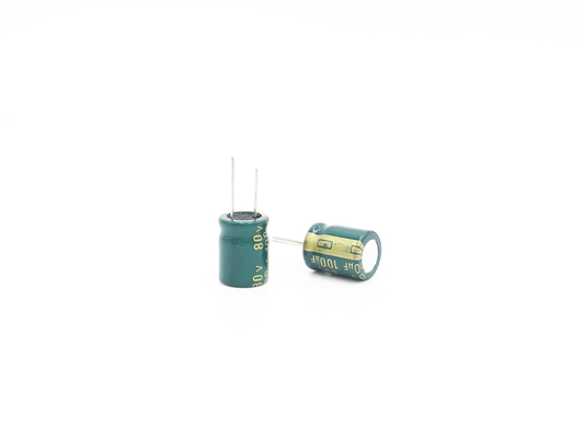 ISO14001 1000uf 10vの電気分解コンデンサー10X16MMの低速ESRのコンデンサー5000時間