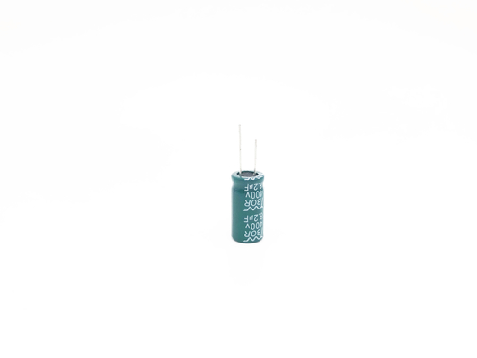 8.2UF 400Vの高いさざ波の現在の電気分解コンデンサー13X20mm
