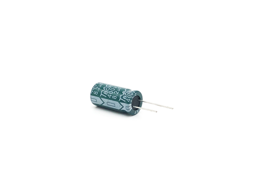 8.2UF 400Vの高いさざ波の現在の電気分解コンデンサー13X20mm