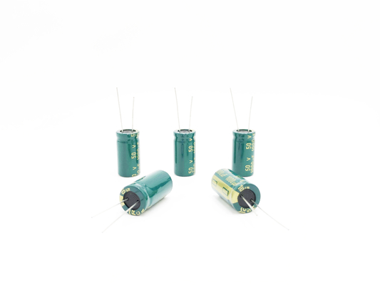 高いVoltagのアルミニウム電気分解コンデンサー1000UF 50V RoHS LEDライト