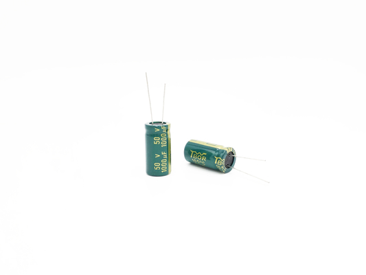 高いVoltagのアルミニウム電気分解コンデンサー1000UF 50V RoHS LEDライト