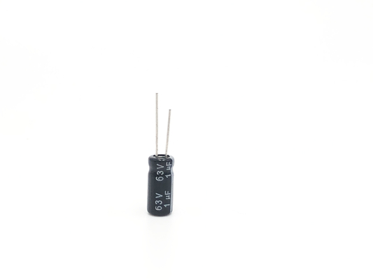 5x11mm 1UF 63Vの放射状の電気分解コンデンサー高温回路