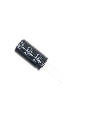 22X25mm 220uF 200Vの放射状の電気分解コンデンサーは2000時間生命に荷を積む