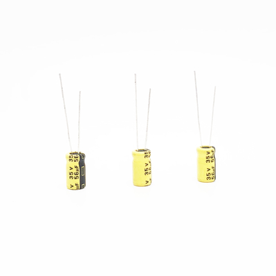 56UF35V SMTの電気分解コンデンサー6.3x11mmの高温電気分解コンデンサー