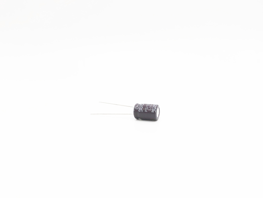 エネルギー保管ランプのための広い温度22X35MM 10uf 250vのコンデンサー
