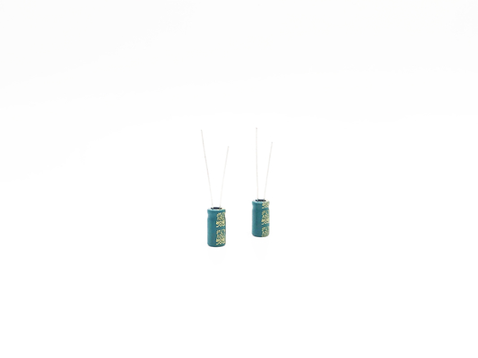 8x12MM 4.7UF250V LEDライトのための低いESRの電気分解コンデンサー
