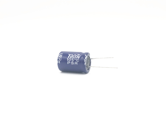 4700uf 25vの放射状のものの電気分解コンデンサーは2000時間18x40mmに荷を積む